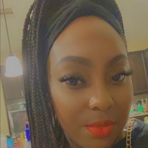 Meet your Posher, Aisha